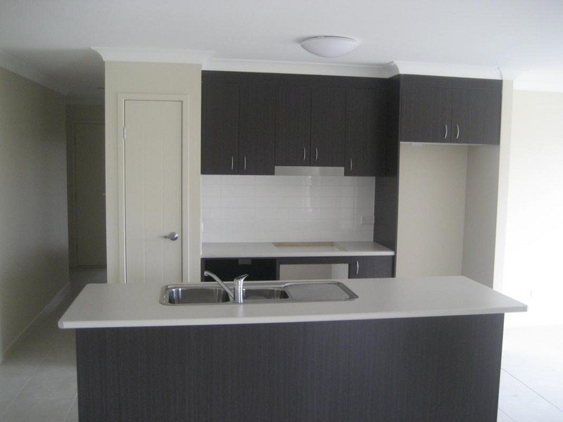 10 Serenity Ct, Crestmead QLD 4132