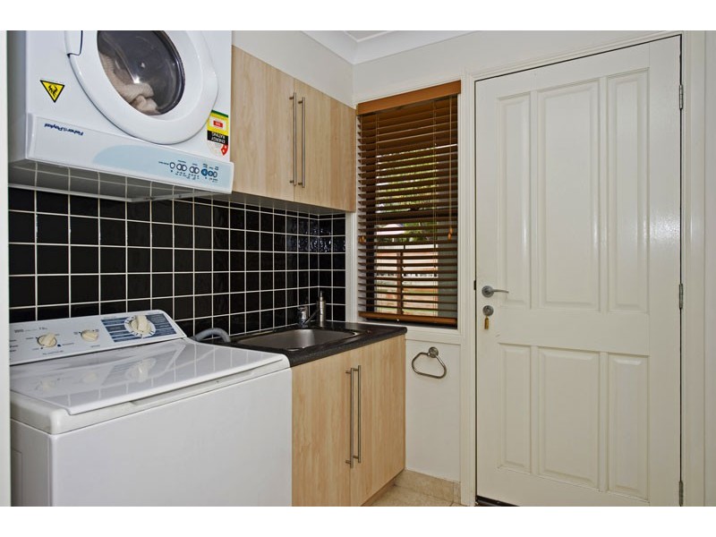 11 Ossie Ct, Parkwood QLD 4214