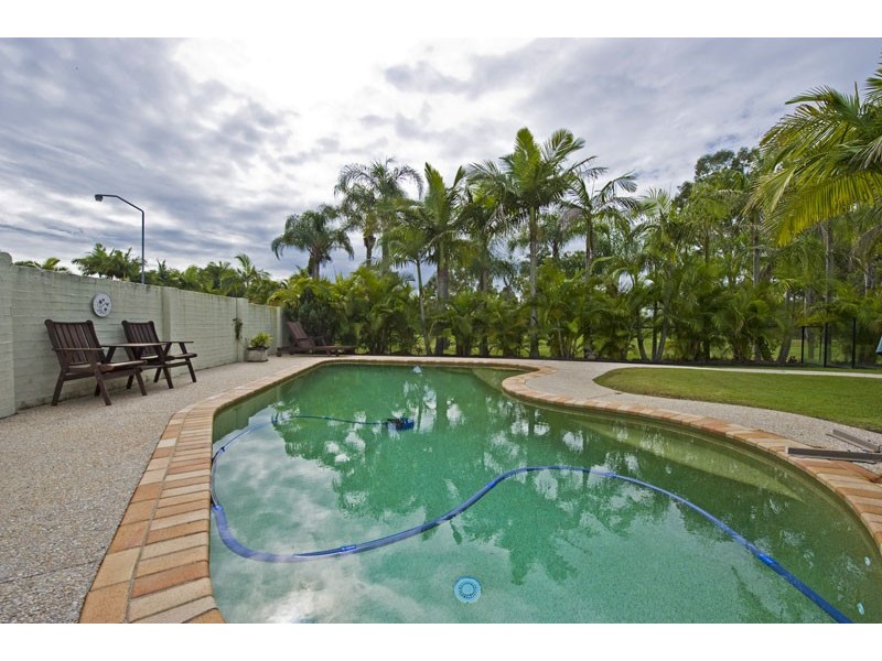 11 Ossie Ct, Parkwood QLD 4214