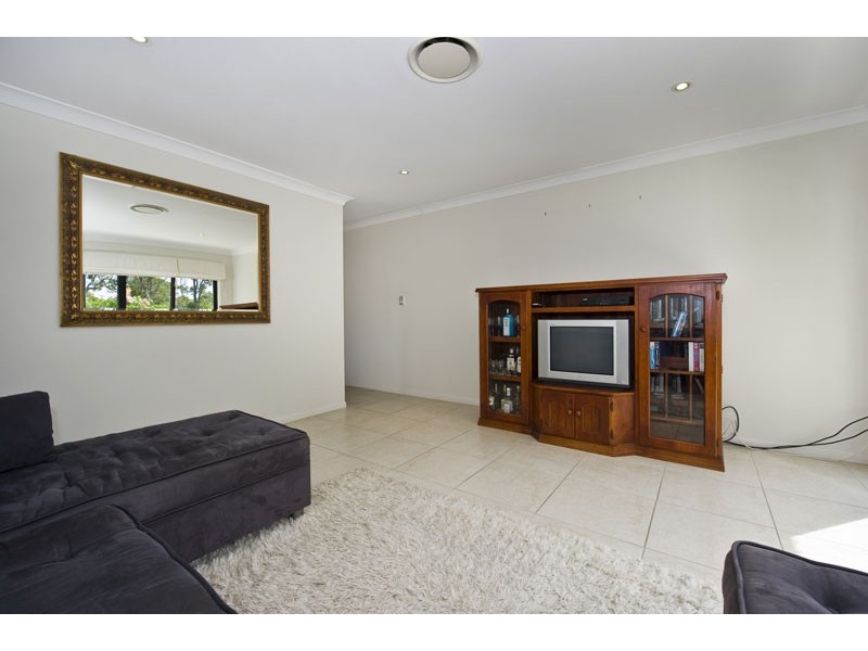 11 Ossie Ct, Parkwood QLD 4214