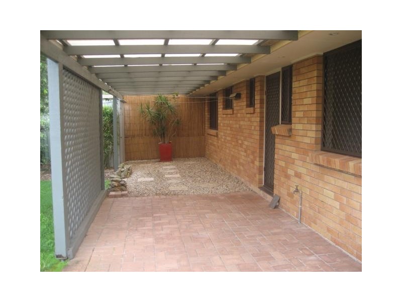 2/1 Greenleaf Close, Burleigh Waters QLD 4220