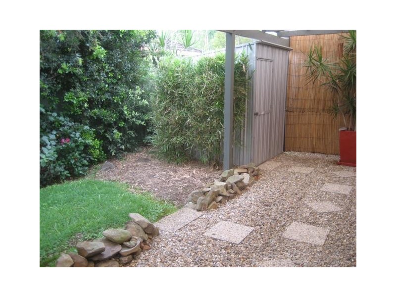 2/1 Greenleaf Close, Burleigh Waters QLD 4220