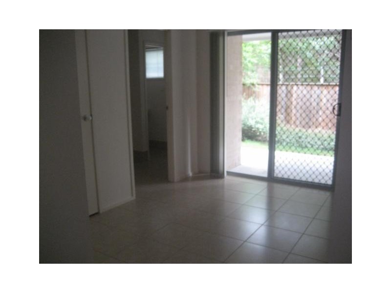 8/18 Taylor Street, Eagleby QLD 4207