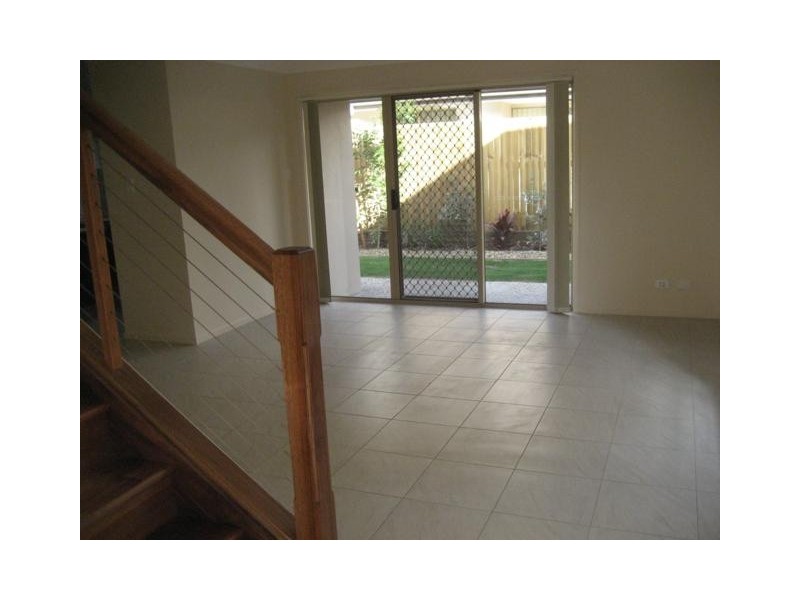 37/2  Weir Drive, Upper Coomera QLD 4209