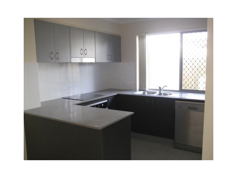 37/2  Weir Drive, Upper Coomera QLD 4209