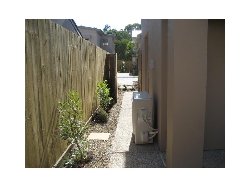 37/2  Weir Drive, Upper Coomera QLD 4209