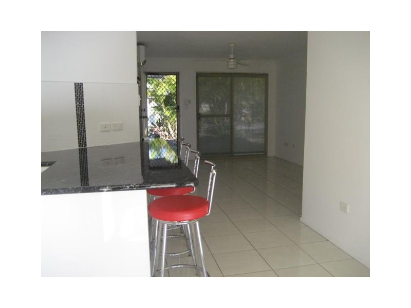 1/104 Riveroak Drive, Helensvale QLD 4212