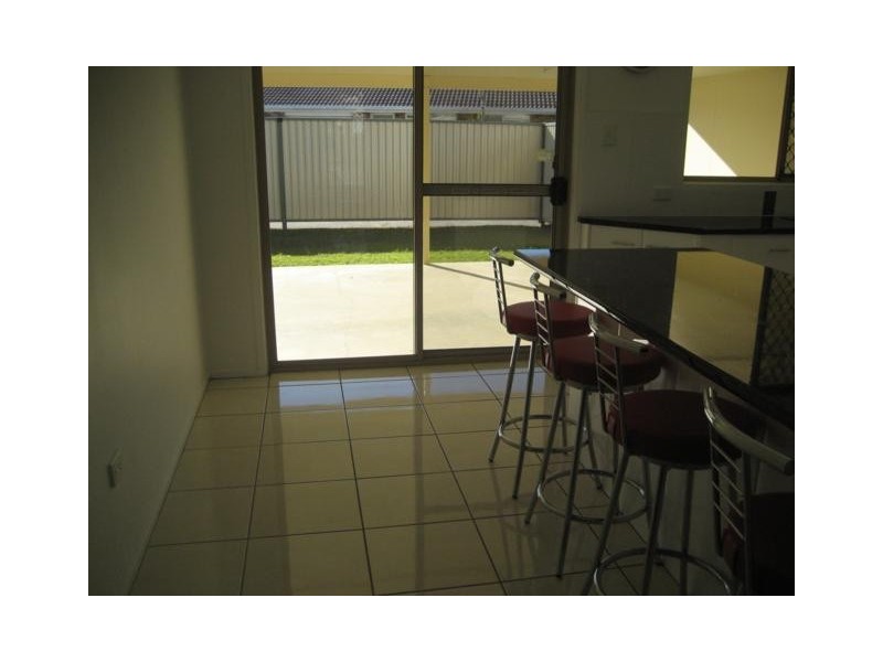 1/104 Riveroak Drive, Helensvale QLD 4212