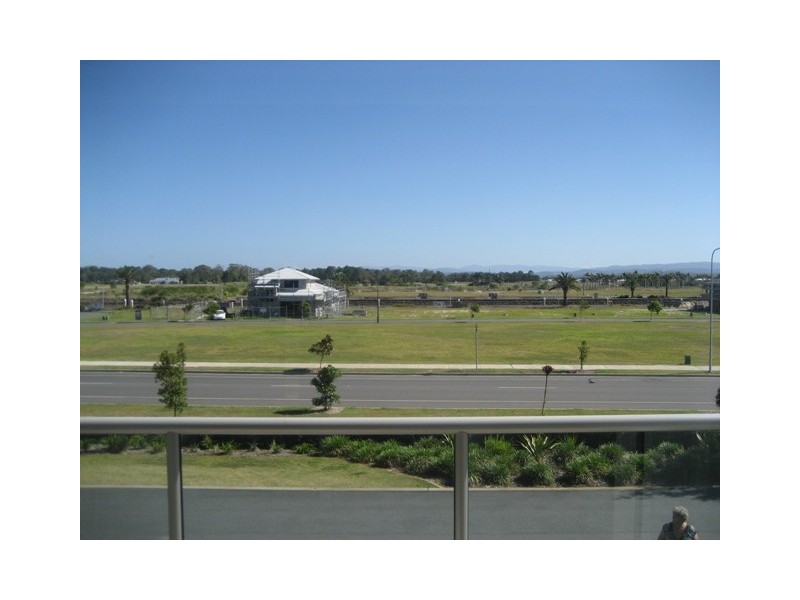 121/66 Sickle Ave, Hope Island QLD 4212