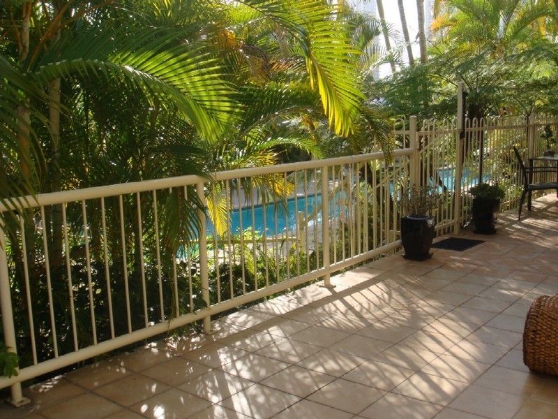 Chevron Island QLD 4217
