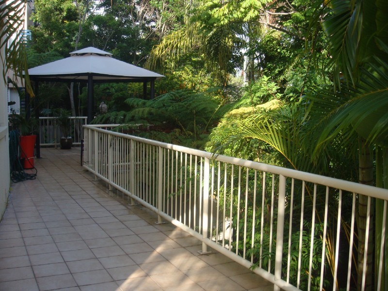 Chevron Island QLD 4217
