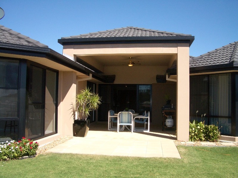 91 Salvado Drive, Pacific Pines QLD 4211