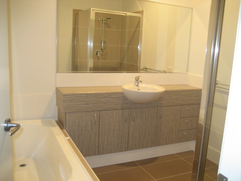 Unit 1  Cnr Richardson and Wright Rd, Upper Coomera QLD 4209