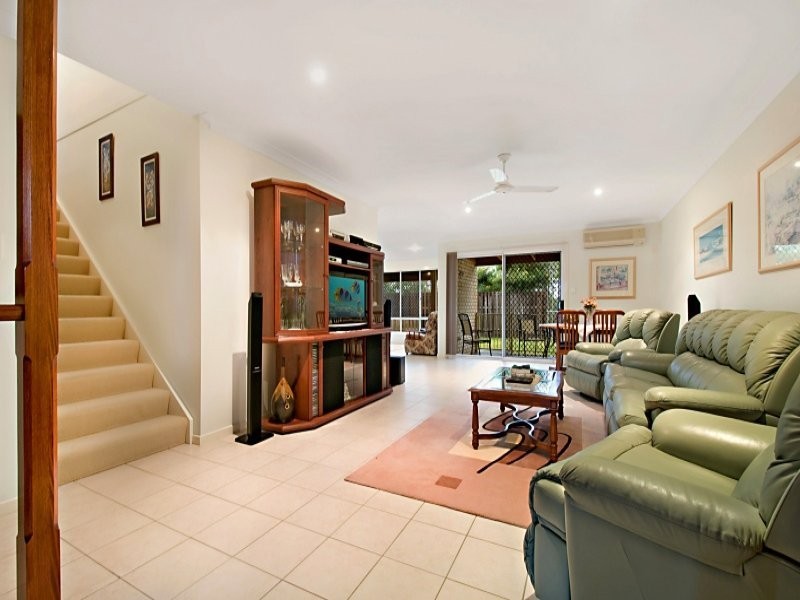 11 Ridgewood Close, Pacific Pines QLD 4211