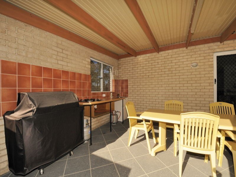 11 Ridgewood Close, Pacific Pines QLD 4211