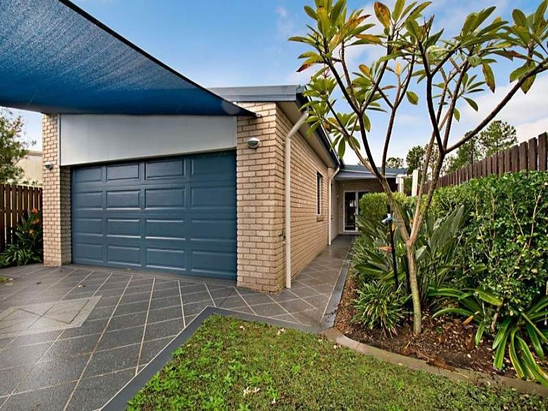 11 Ridgewood Close, Pacific Pines QLD 4211