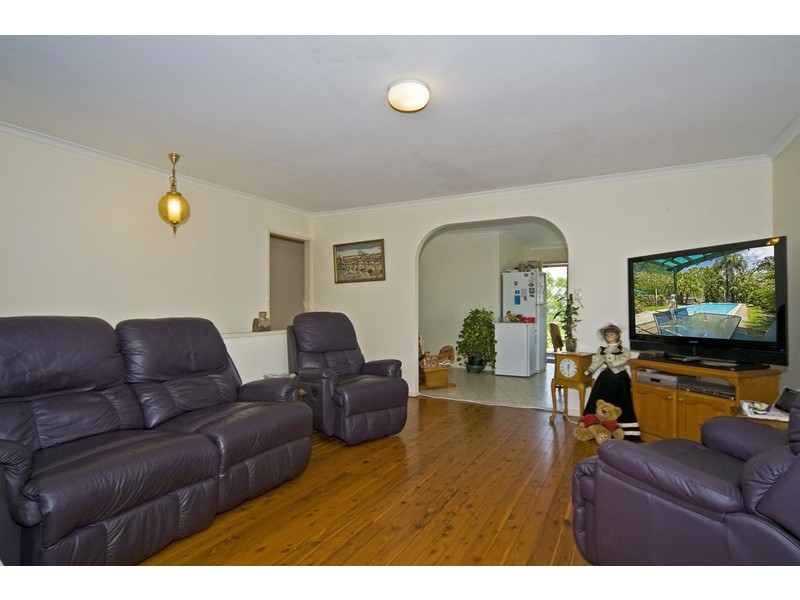 16 Beitz Avenue, Labrador QLD 4215