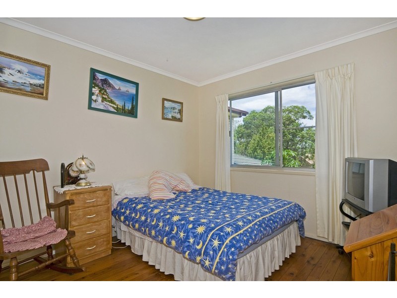 16 Beitz Avenue, Labrador QLD 4215