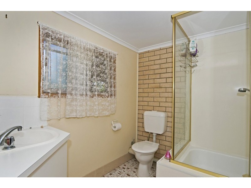 16 Beitz Avenue, Labrador QLD 4215