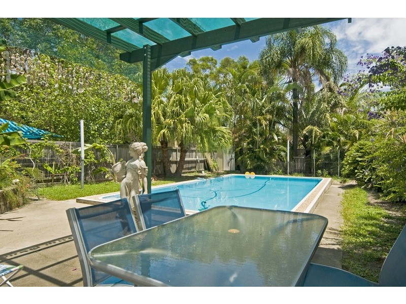 16 Beitz Avenue, Labrador QLD 4215