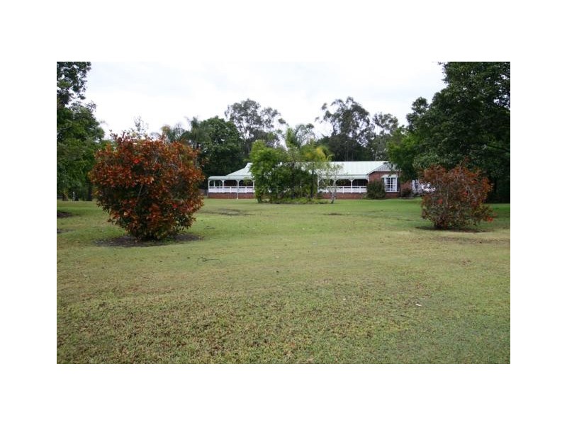 2 Ruth Terrace, Oxenford QLD 4210