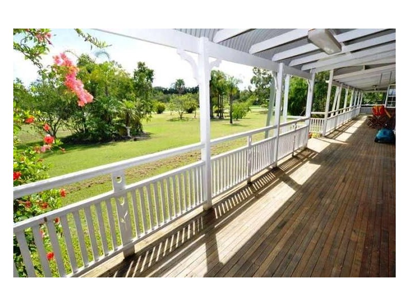 2 Ruth Terrace, Oxenford QLD 4210