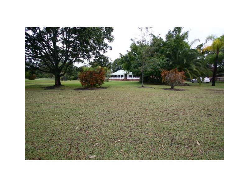 2 Ruth Terrace, Oxenford QLD 4210