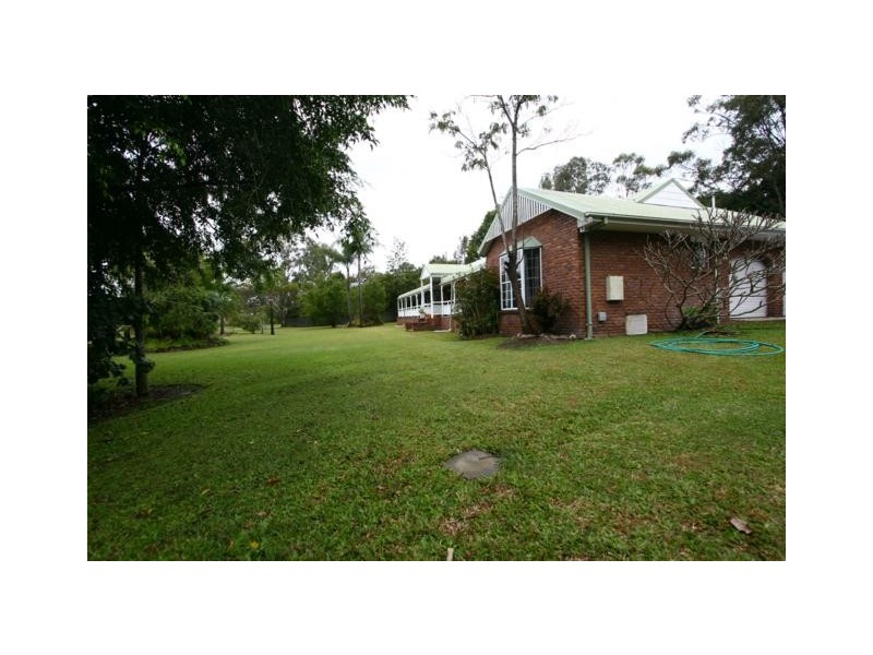 2 Ruth Terrace, Oxenford QLD 4210
