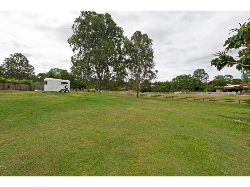 37 Riversdale Rd, Oxenford QLD 4210