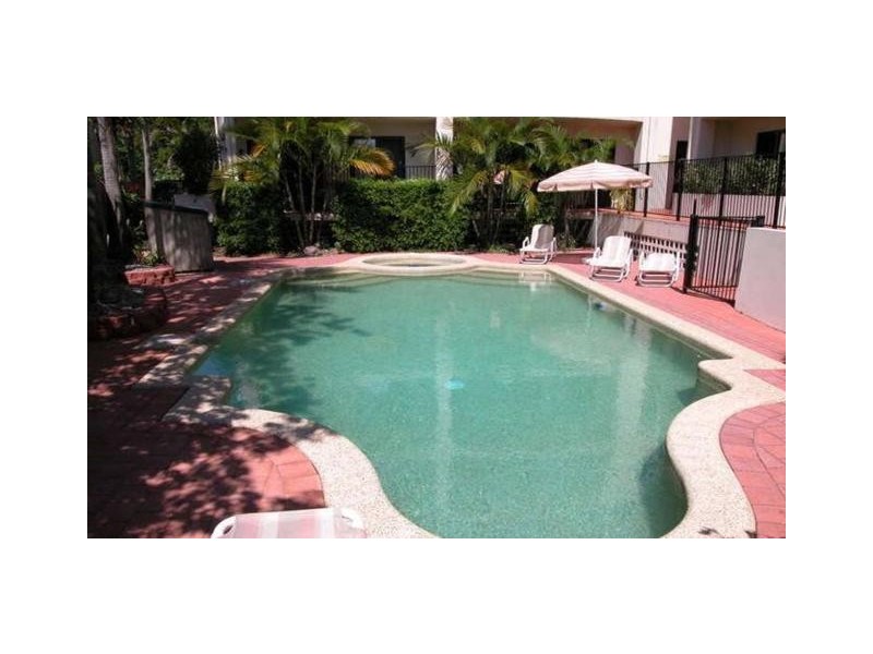 6/7 Barranbali Street, Chevron Island QLD 4217