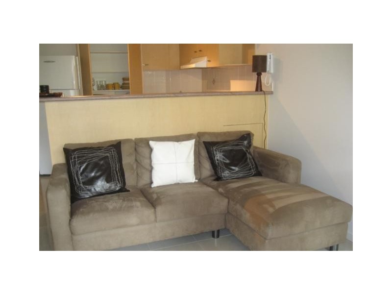 6/7 Barranbali Street, Chevron Island QLD 4217