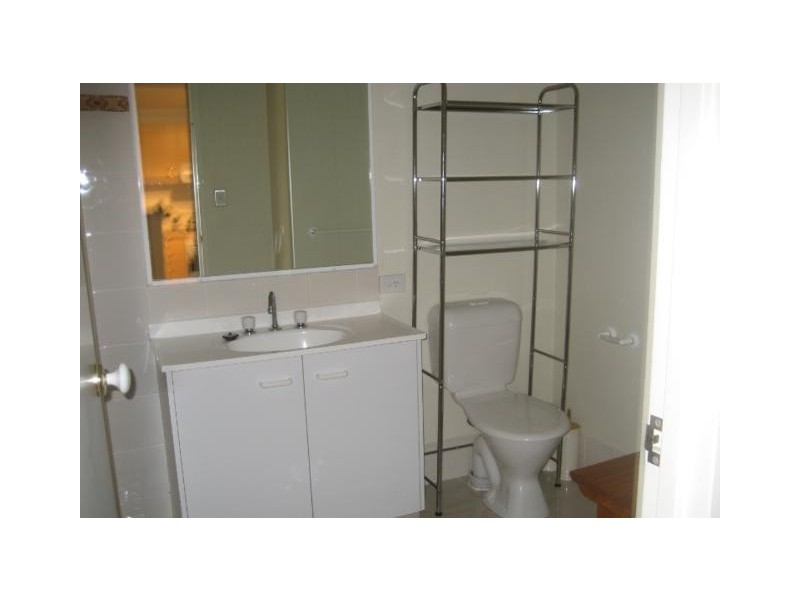 6/7 Barranbali Street, Chevron Island QLD 4217