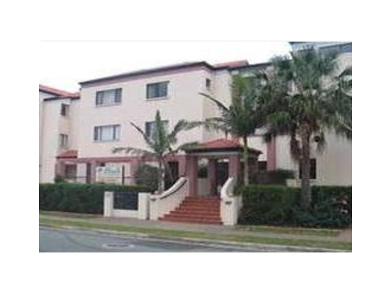 6/7 Barranbali Street, Chevron Island QLD 4217