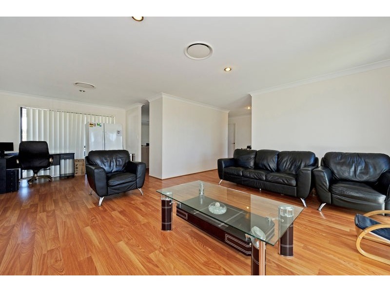 24 Whitely Circuit, Maudsland QLD 4210