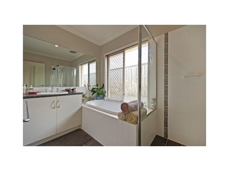 9 Watercress St, Upper Coomera QLD 4209