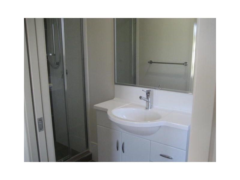 2/8  Mugello Drive, Oxenford QLD 4210