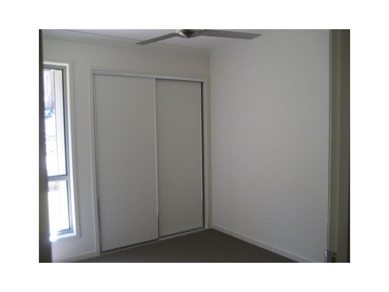 2/8  Mugello Drive, Oxenford QLD 4210