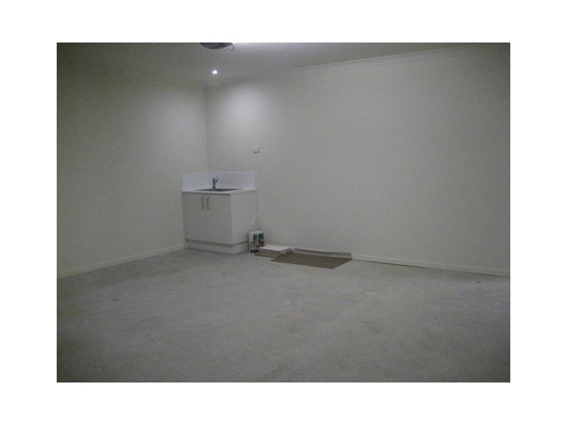 2/8  Mugello Drive, Oxenford QLD 4210