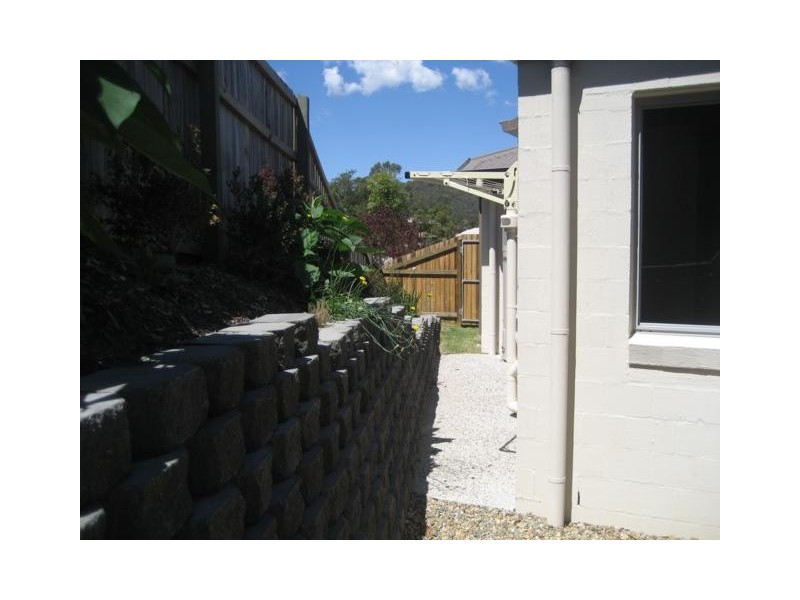 2/8  Mugello Drive, Oxenford QLD 4210