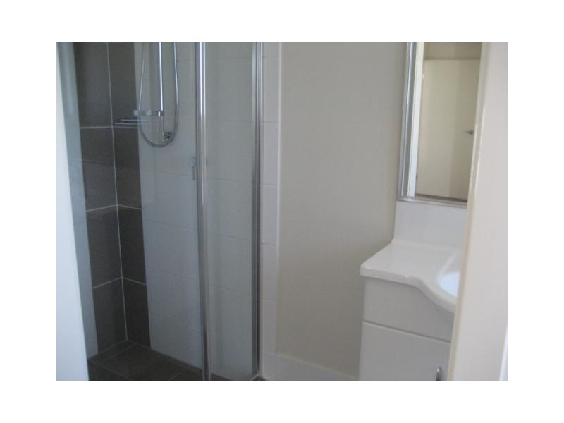 1/8 Mugello Drive, Oxenford QLD 4210