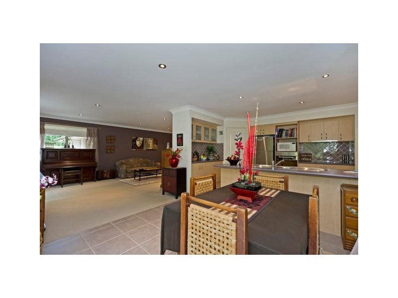 6 Nabberu Street, Maudsland QLD 4210