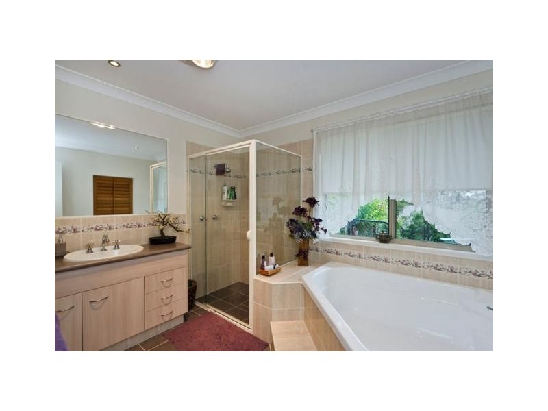 6 Nabberu Street, Maudsland QLD 4210