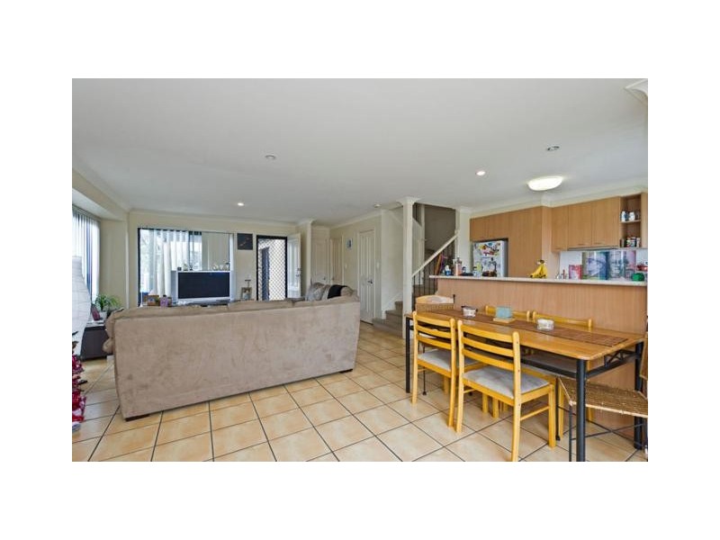 12/1 Secondary Street, Upper Coomera QLD 4209