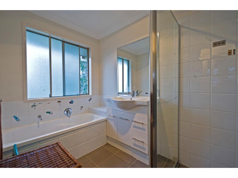 3 Bedivere Drive, Ormeau QLD 4208