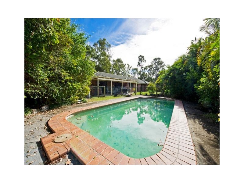 4 Carl Street, Oxenford QLD 4210