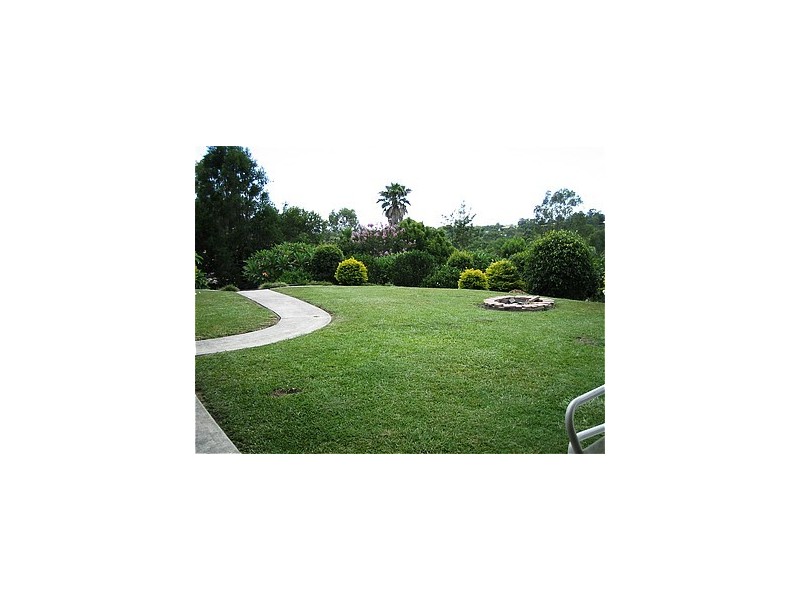 4 Carl Street, Oxenford QLD 4210