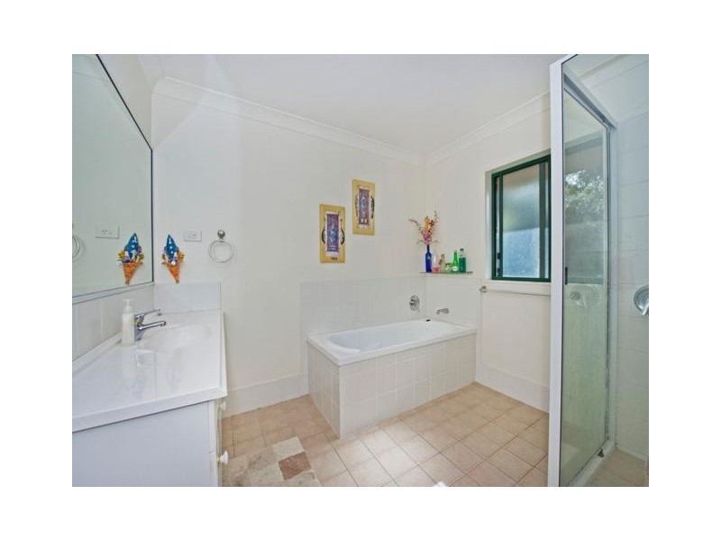 4 Carl Street, Oxenford QLD 4210