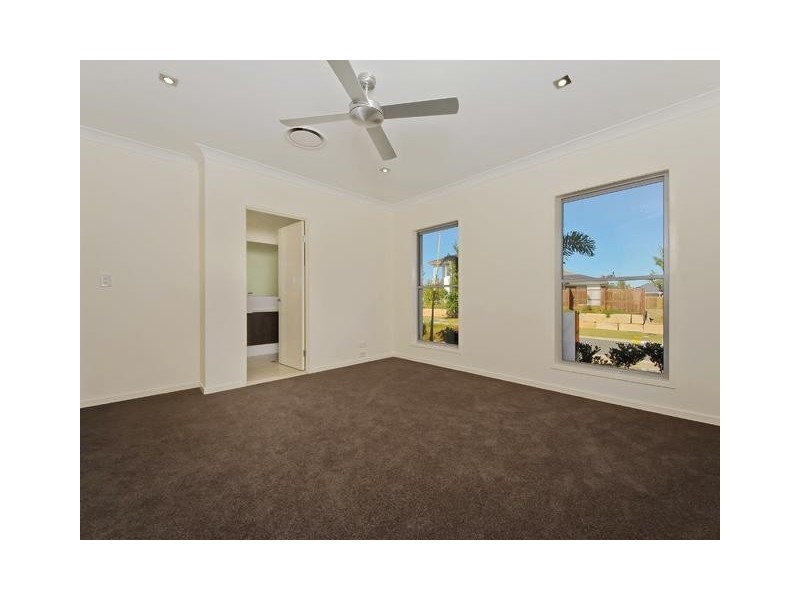 4 Limmen Street, Pimpama QLD 4209
