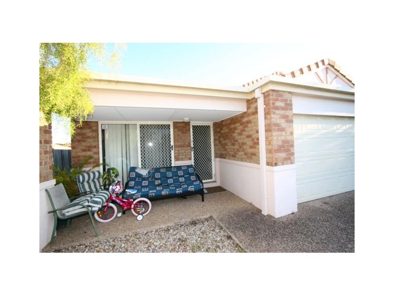 1/6 Usher Avenue, Labrador QLD 4215