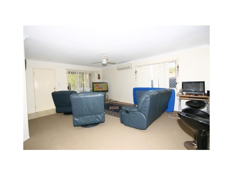 1/6 Usher Avenue, Labrador QLD 4215